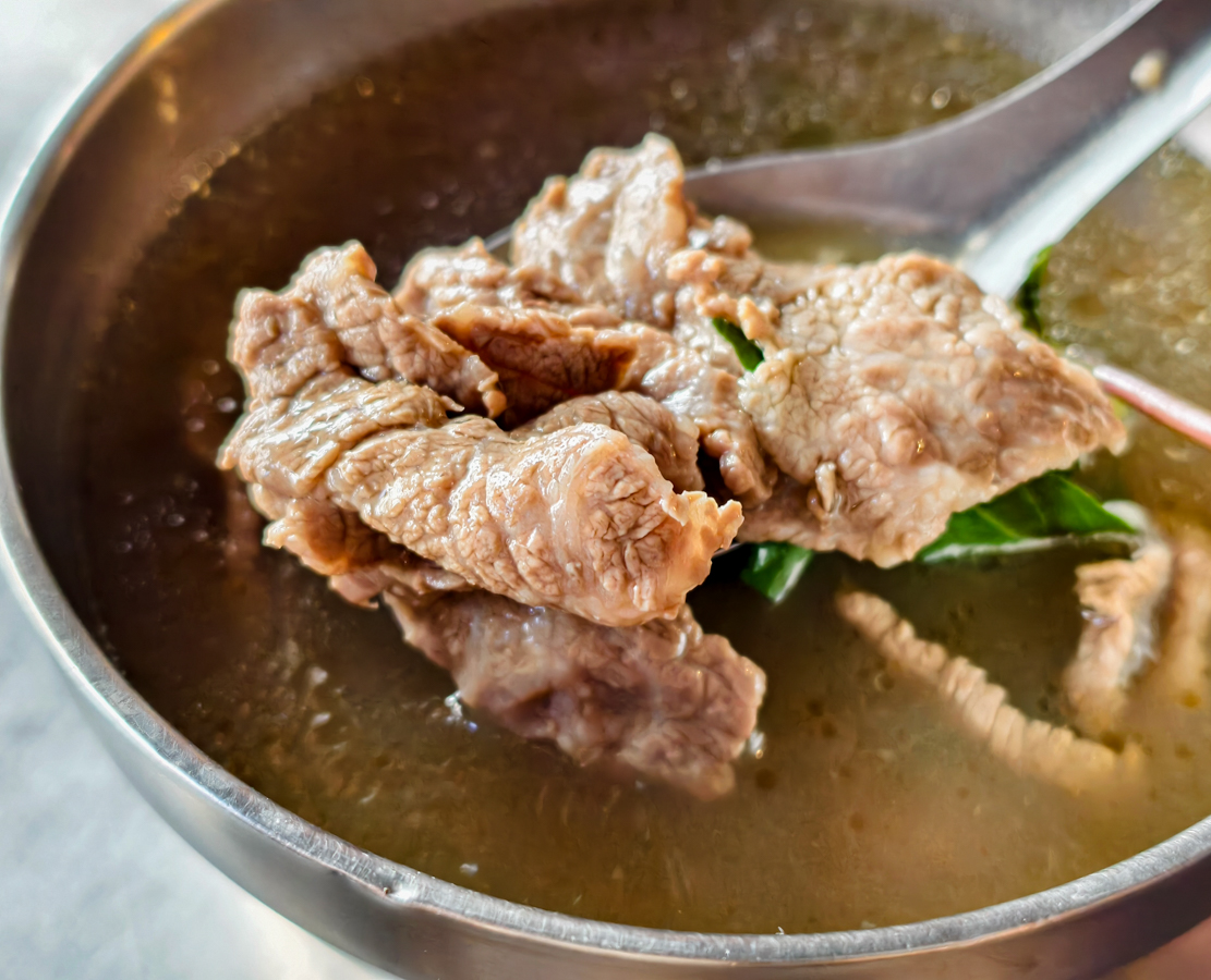 [高雄]賴潮州牛雜湯-高雄火車站30年牛肉湯老店!超好吃牛雜湯、牛肉炒麵 @美食好芃友（芃芃）