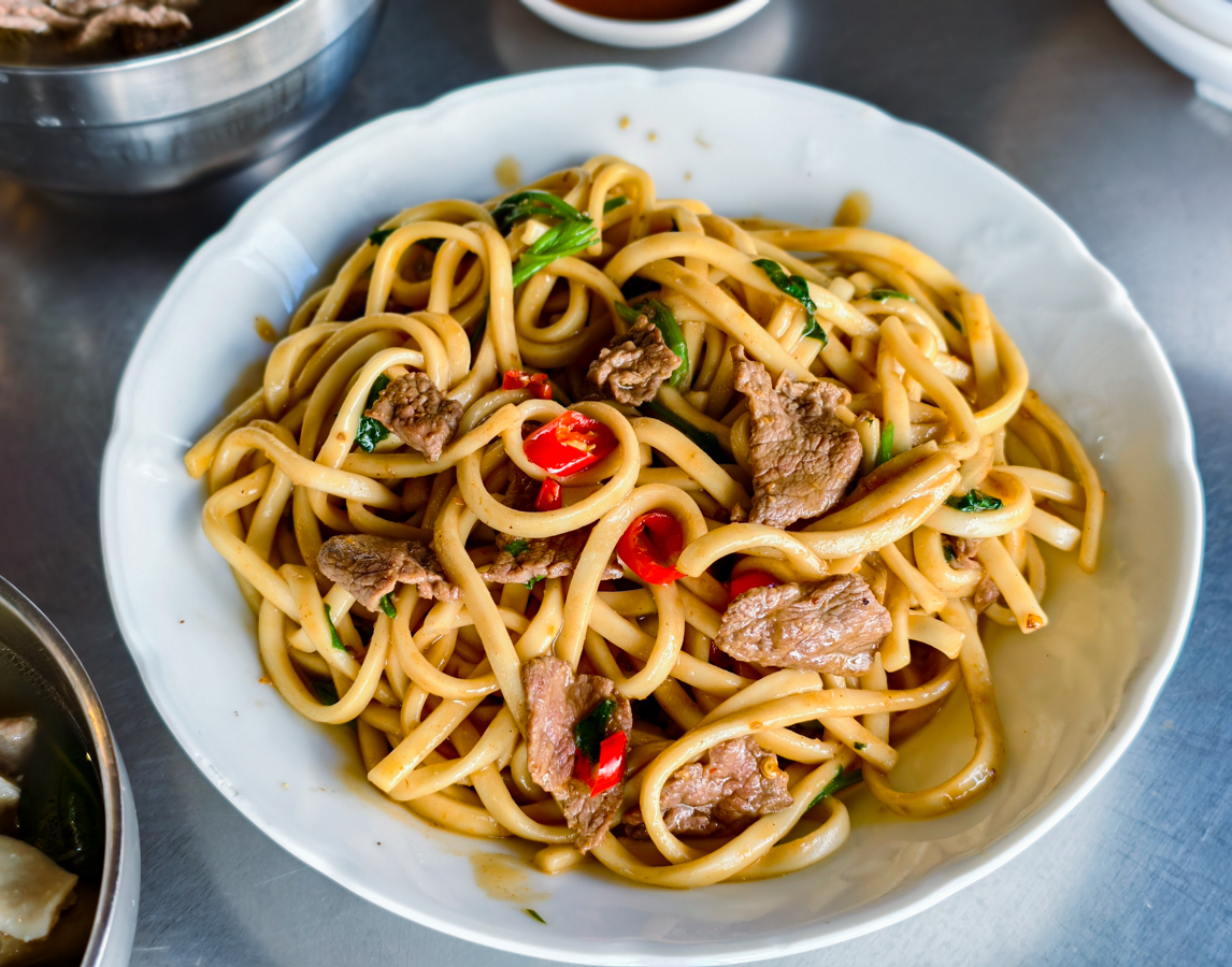 [高雄]賴潮州牛雜湯-高雄火車站30年牛肉湯老店!超好吃牛雜湯、牛肉炒麵 @美食好芃友（芃芃）