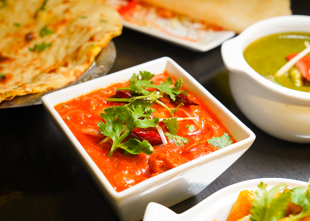 [台中]斯里印度餐廳-Google評價4.3美味印度料理!好吃到停不了的印度咖哩、印度烤餅 @美食好芃友