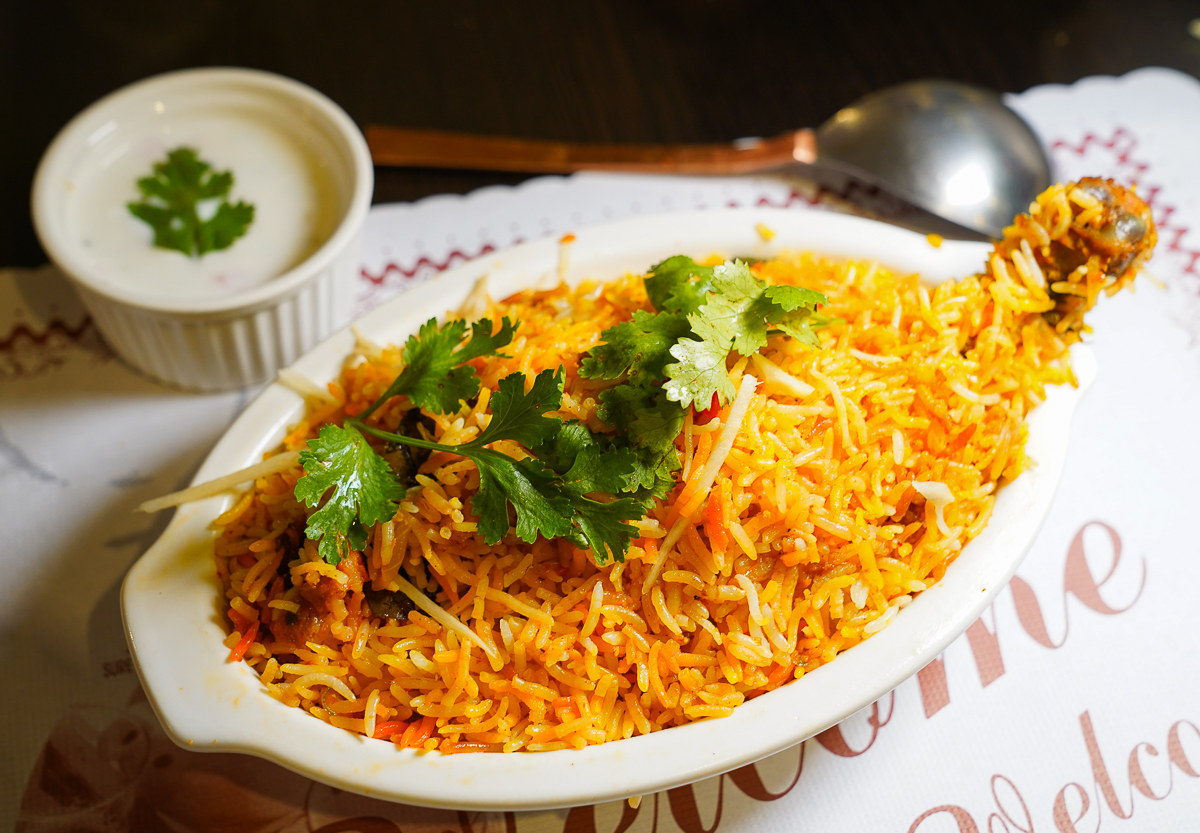 [台中]斯里印度餐廳-Google評價4.3美味印度料理!好吃到停不了的印度咖哩、印度烤餅 @美食好芃友