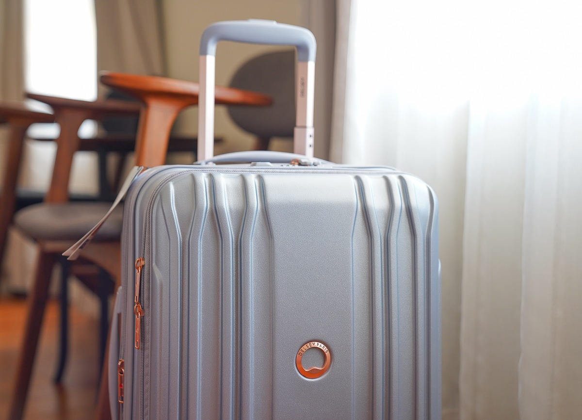 [行李箱推薦]DELSEY ECLIPSE DLX行李箱-超美型商務登機箱~前開設計筆電超好拿 @美食好芃友