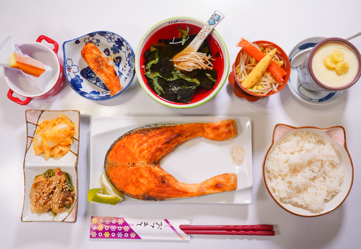 [高雄]和田古早味日式料理-30年老店~有7道附餐的高雄平價定食 @美食好芃友