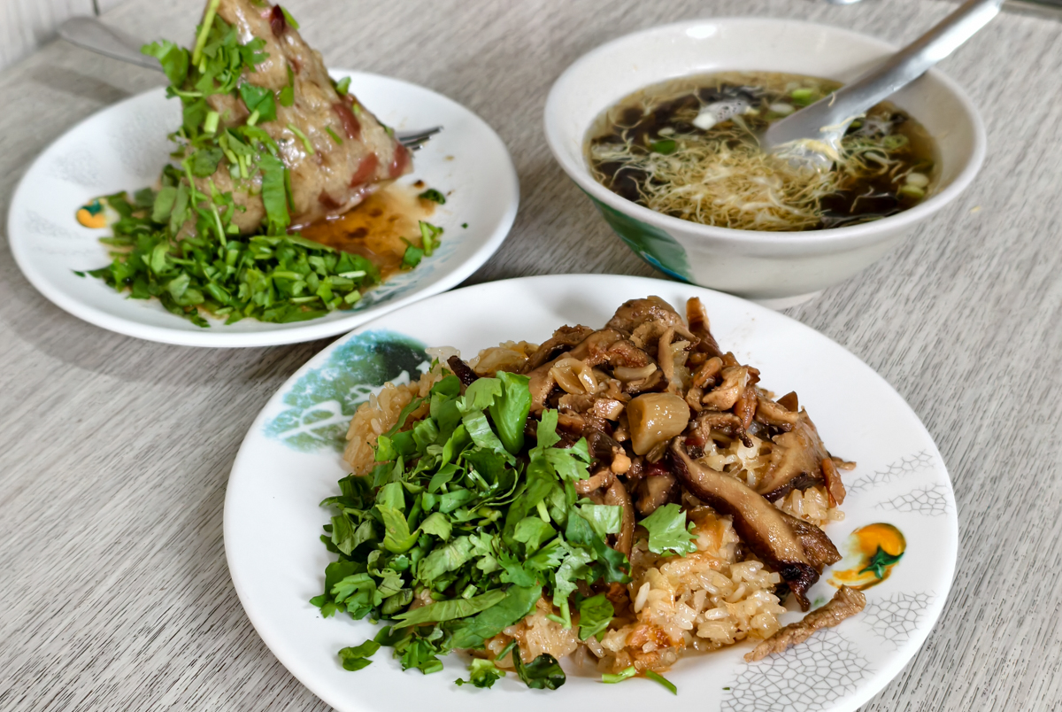 [高雄]日樹烘焙坊-純白系高雄網美麵包店~超美又不貴的母親節蛋糕推薦! @美食好芃友（芃芃）