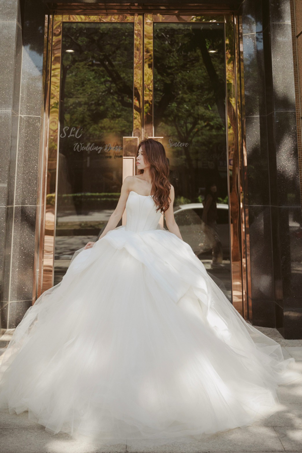 [高雄婚紗推薦]SLC Wedding Dress婚紗試穿心得~每一件都美到驚呼的仙女級婚紗 @美食好芃友