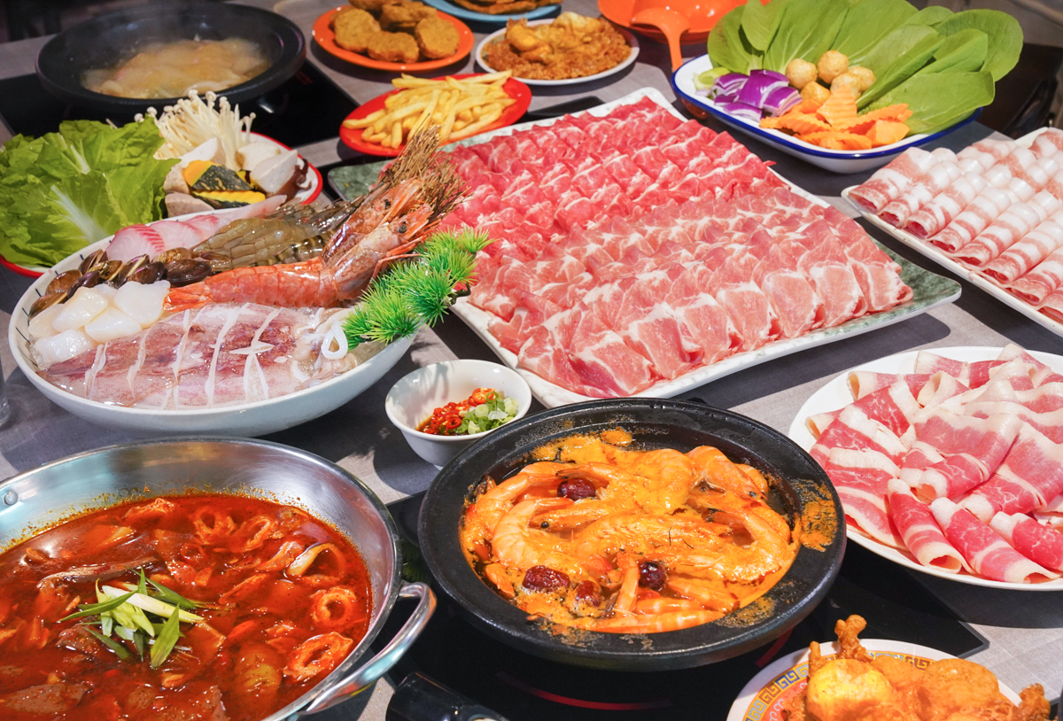[高雄]牧穀韓式燒肉-一秒回到韓國弘大周邊烤肉店~熱鬧吃烤豬五花、烤腸、部隊鍋、喝韓式調酒 @美食好芃友