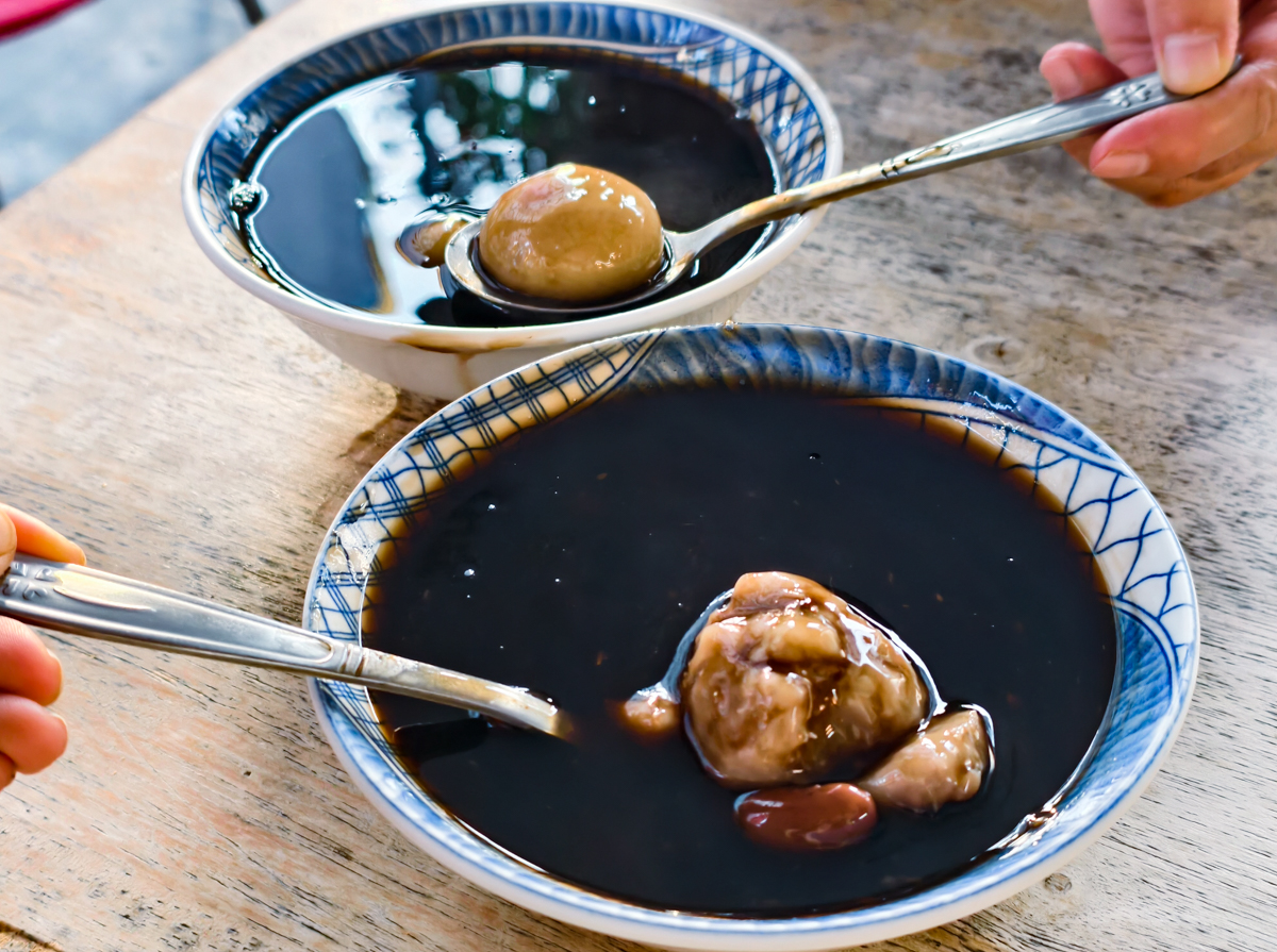 [高雄]兩歐薏仁綠豆湯-裕誠路超人氣湯圓店!冬至元宵必吃高雄湯圓~燒仙草也超讚 @美食好芃友（芃芃）