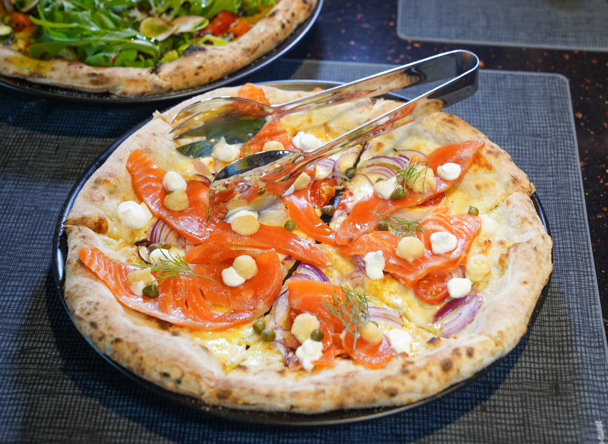 [高雄]LA ONE Pizza-超美味義式窯烤豹紋披薩!氣氛超棒的高雄美術館聚餐選擇 @美食好芃友