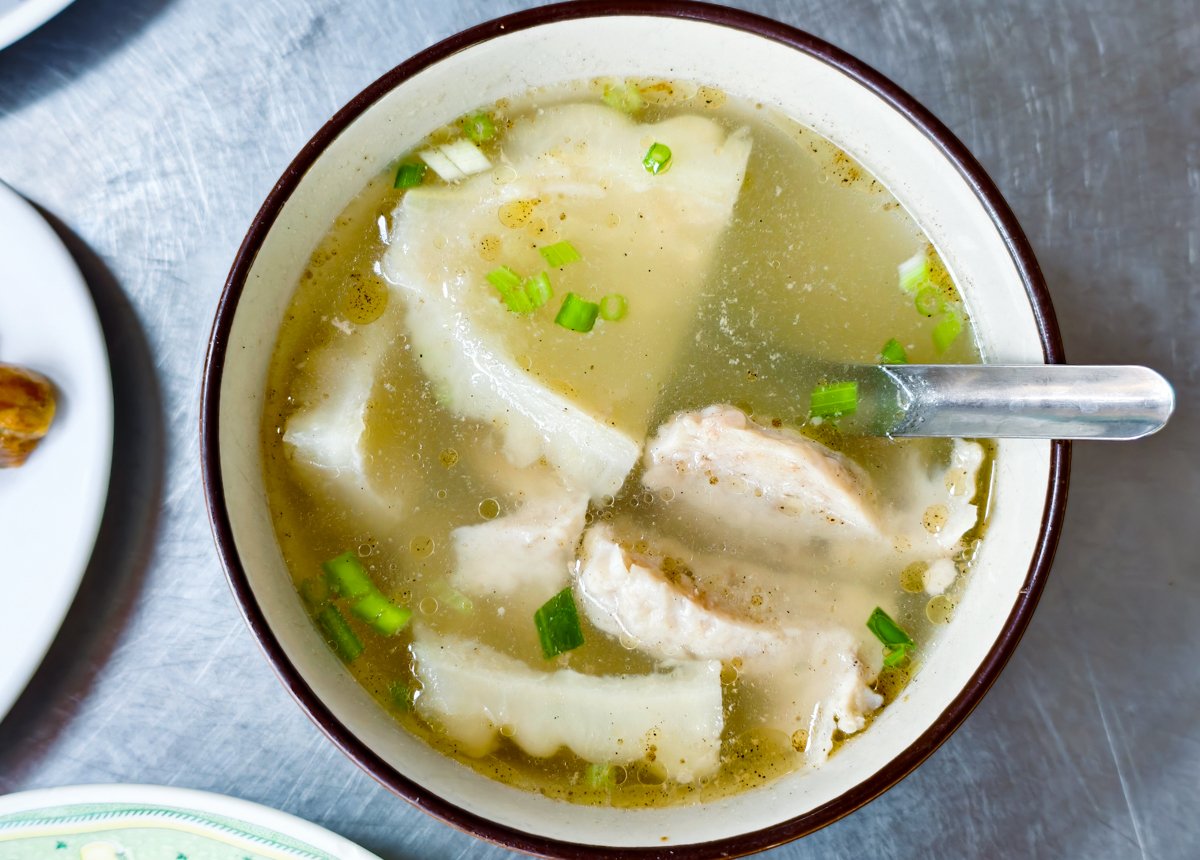 [鹽埕美食]堀江麵店-無招牌卻每天排隊!只賣午餐的40年鹽埕老麵店 @美食好芃友（芃芃）