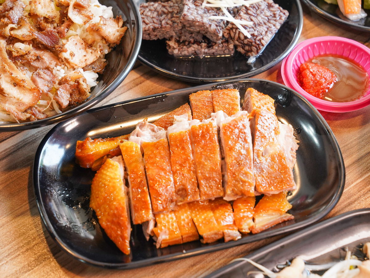 [北海道自助]小樽滝波食堂-小樽必吃!多到滿出來的海鮮螃蟹丼 @美食好芃友