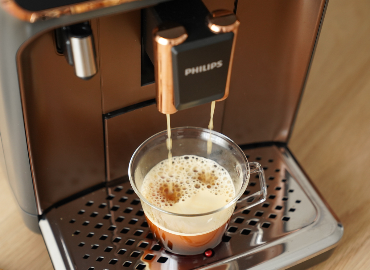 飛利浦全自動義式咖啡機EP3246-綿軟奶泡雲朵拿鐵輕鬆一鍵按下~我家就是咖啡館 @美食好芃友