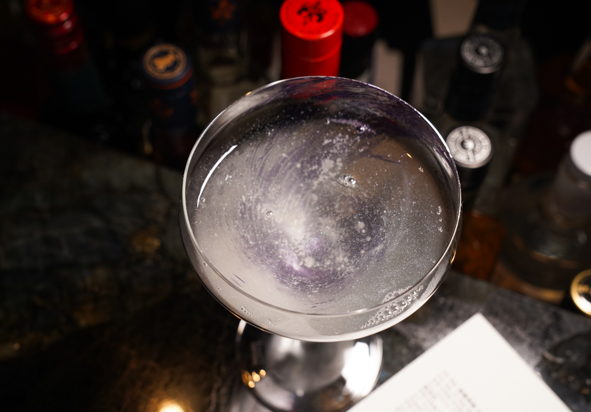 [高雄酒吧推薦]SS Bar春‧宇宙酒吧-到宇宙航站喝一杯!現代科幻感時尚酒吧~ @美食好芃友