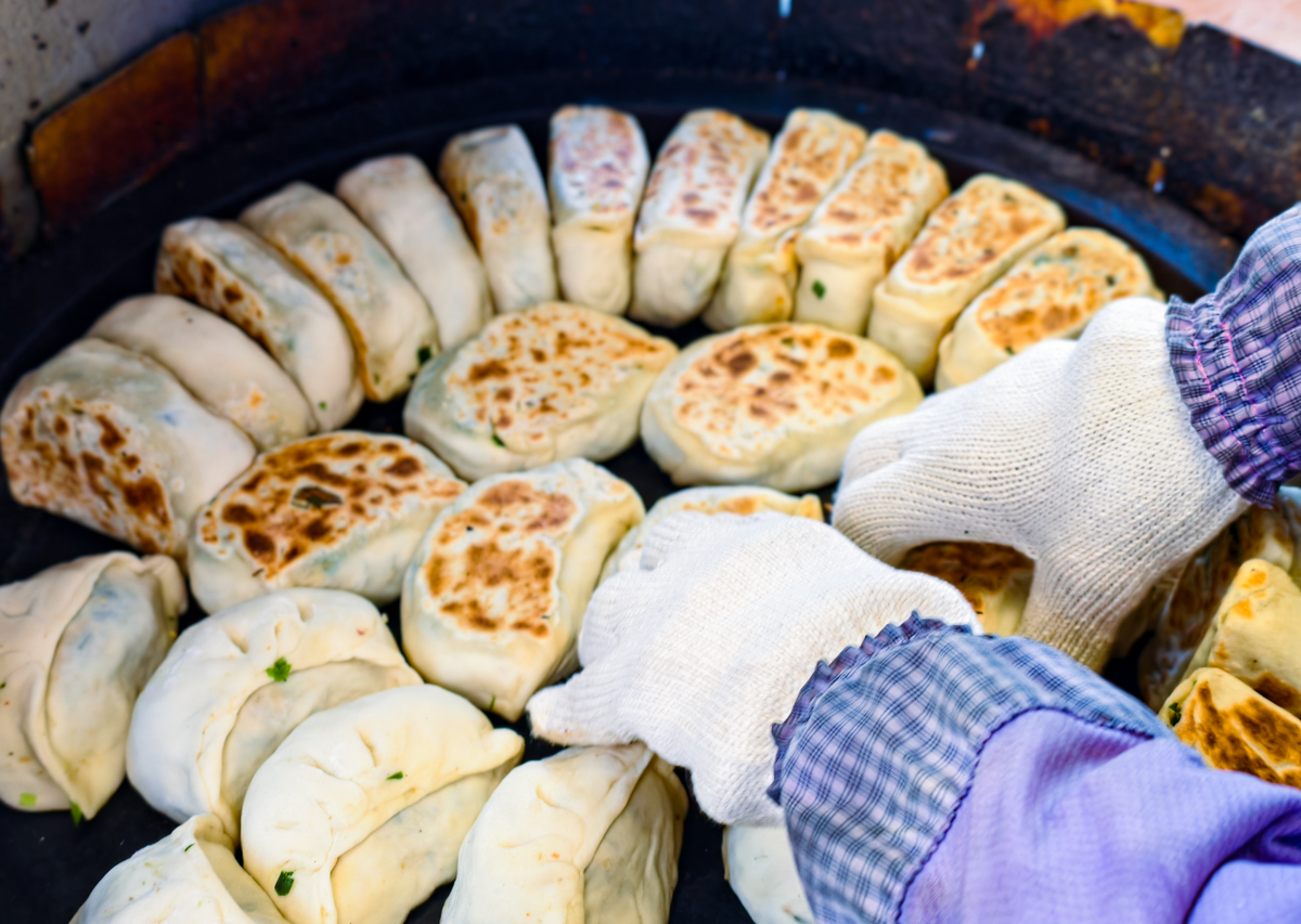 [高雄]張媽媽八寶韭菜盒-高雄韭菜盒老店~韭菜沒在怕你吃!眷村作法乾烙無油好吃薄餅皮~ @美食好芃友（芃芃）