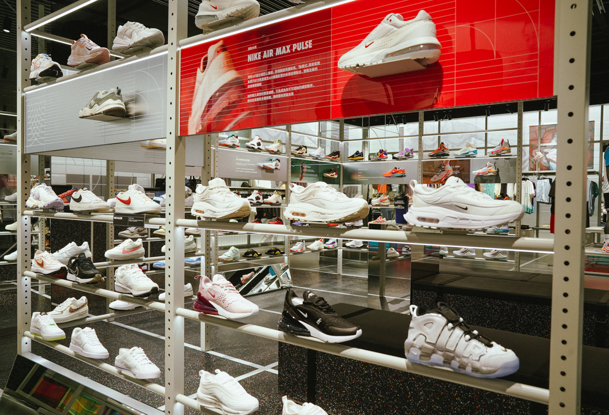 [高雄]尚亨三民NIKE專賣店重新開幕!最新最in Nike潮鞋、潮服逛起來!全台第一家街邊門市𝟐.𝟎 @美食好芃友