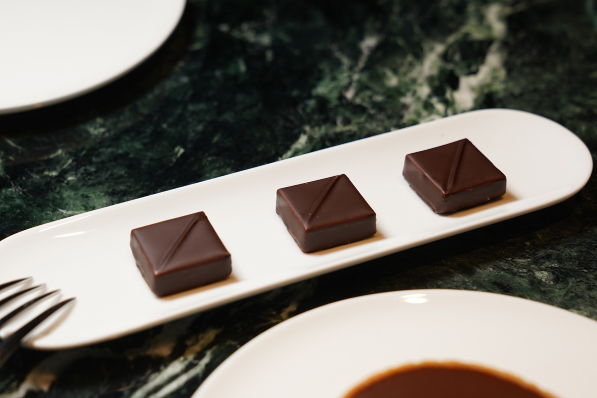 [台北]Yu Chocolatier 畬室法式巧克力甜點- 仁愛路圓環人氣巧克力甜點!每一口都感動的極品巧克力 @美食好芃友