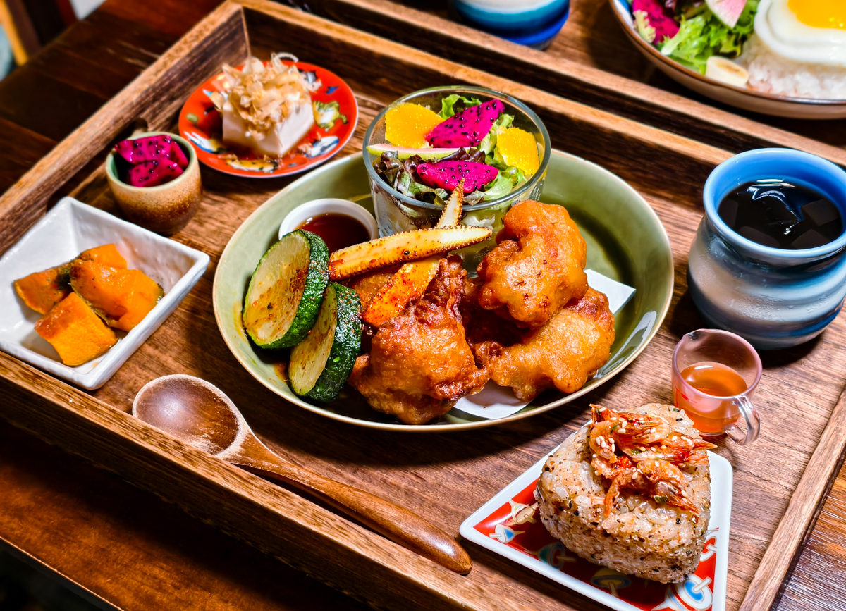 [楠梓美食]煦 HSU&rsquo;S Shokudo-後勁夜市旁神秘老屋小食堂!復古氣氛x好吃定食 @美食好芃友（芃芃）
