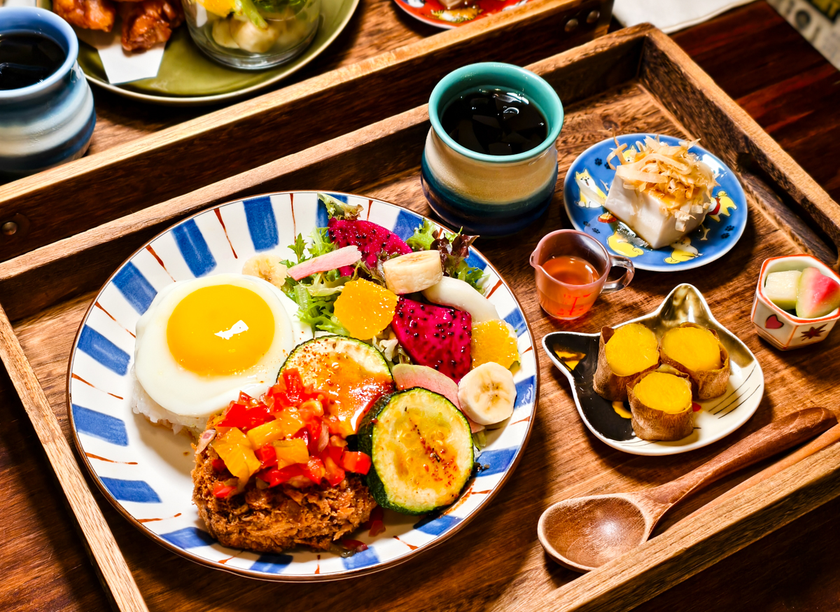[楠梓美食]煦 HSU&rsquo;S Shokudo-後勁夜市旁神秘老屋小食堂!復古氣氛x好吃定食 @美食好芃友（芃芃）