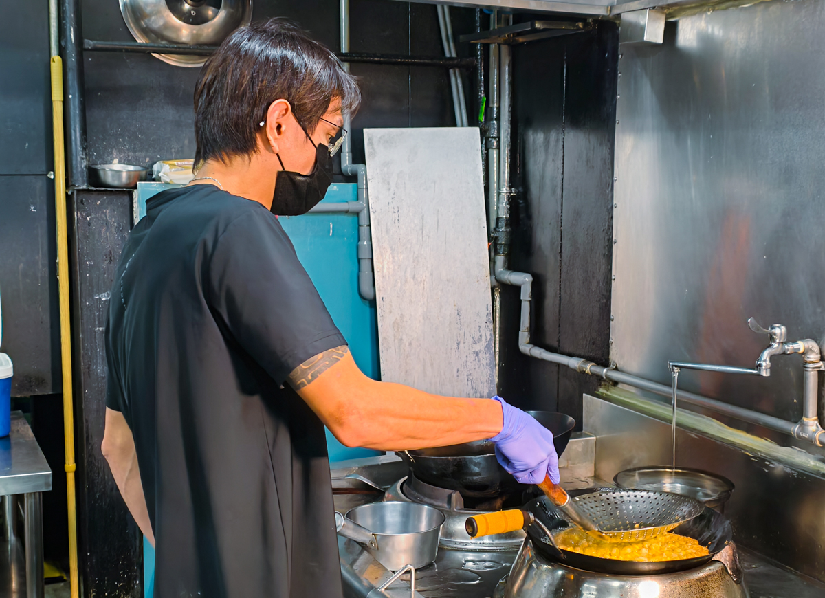 [左營美食]簡單就好川菜家常熱炒-隱藏版超好吃高雄砂鍋魚頭!不預約吃不到~ @美食好芃友（芃芃）