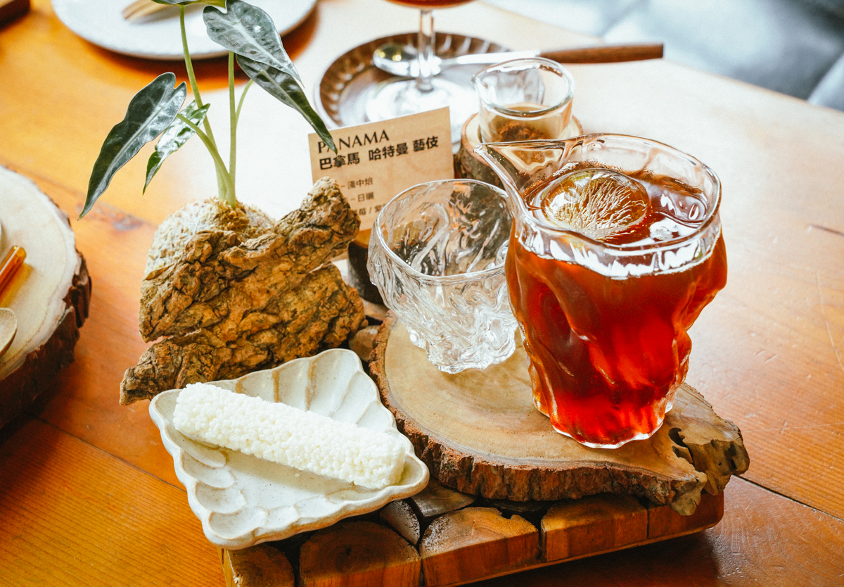 [美濃美食]也香咖飛-美濃最美森林系咖啡館~點綴滿滿綠色植栽的溫暖下午茶 @美食好芃友