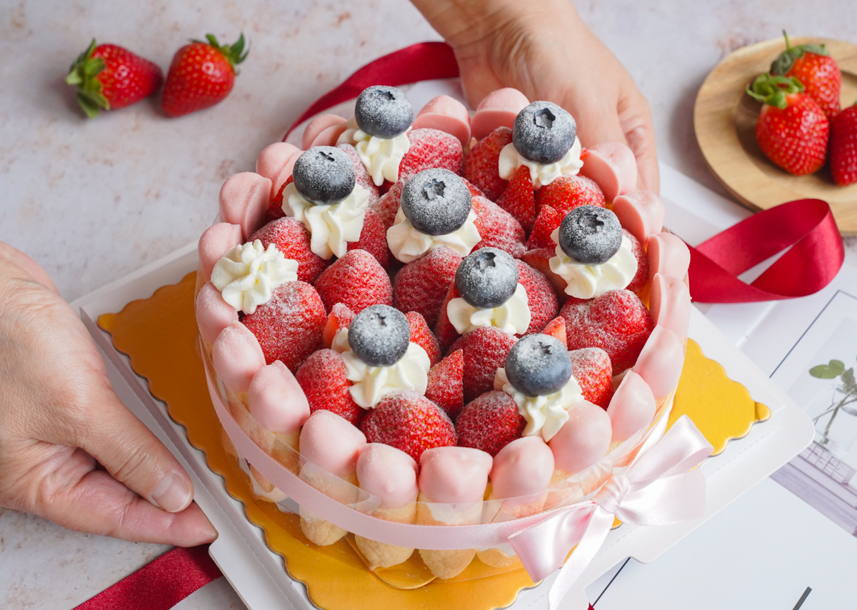 [高雄甜點推薦]吃一口甜點專門店-草莓控不能錯過~40-50顆草莓的粉色草莓蛋糕! @美食好芃友