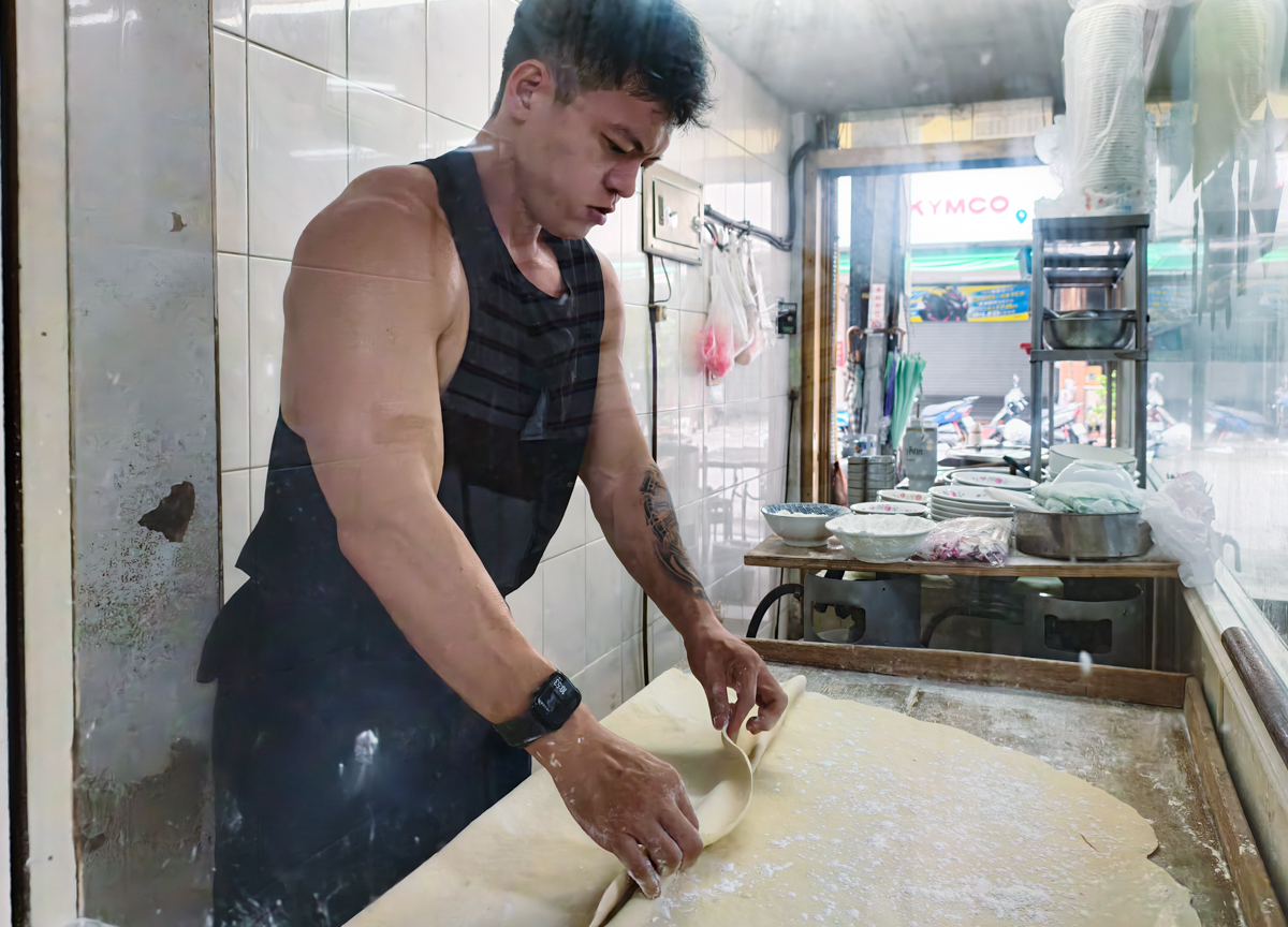 [高雄]鄧記家常牛肉麵-40年老牌高雄麵店!被牛肉麵耽誤的好吃炸醬麵~必點限量手工粗麵 @美食好芃友（芃芃）