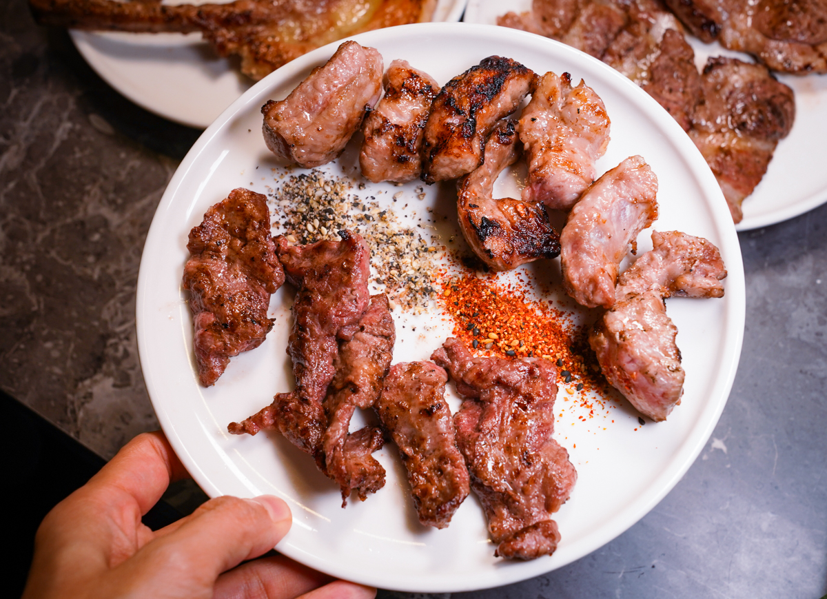 [鳳山美食] 一底夯燒肉專賣旗艦店-好吃不貴精緻高雄燒肉!超實在肉量x自助吧甜點飲料吃到飽 @美食好芃友