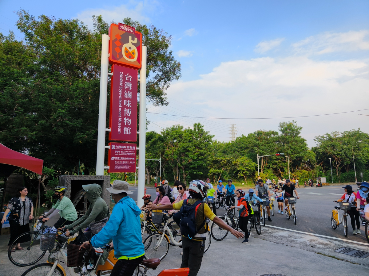 2024高雄乘風而騎~輕鬆騎自行車遊高雄生活圈!享受美食市集超Chill @美食好芃友