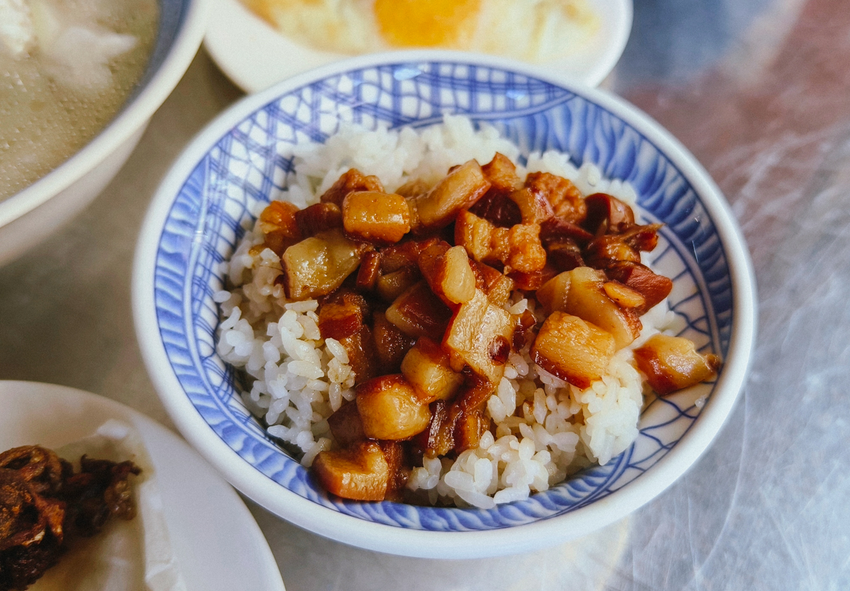 [高雄]惦小二鱸魚湯-高雄漢口街隱藏版美食!超鮮高雄早餐魚湯 + 超好吃高雄煎魚腸! @美食好芃友