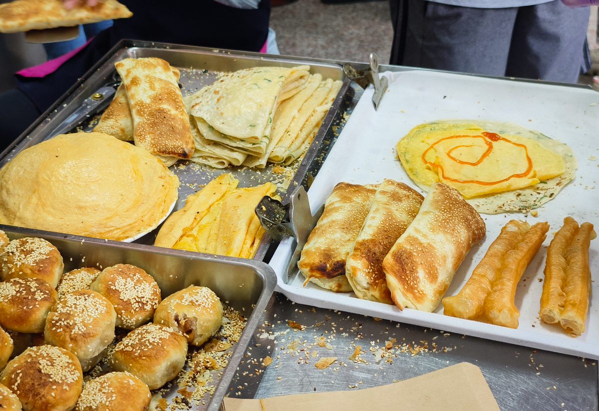 [高雄]老莊豆漿店-每日排隊50年高雄豆漿老店~經典好吃豆漿油條高雄早餐 @美食好芃友