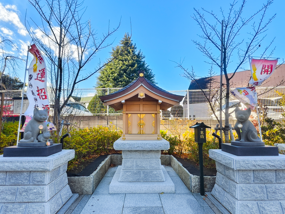 [東京]妙義神社-愛貓人必來東京神社!絕美黑貓彩繪玻璃御守、黑貓御朱印 @美食好芃友