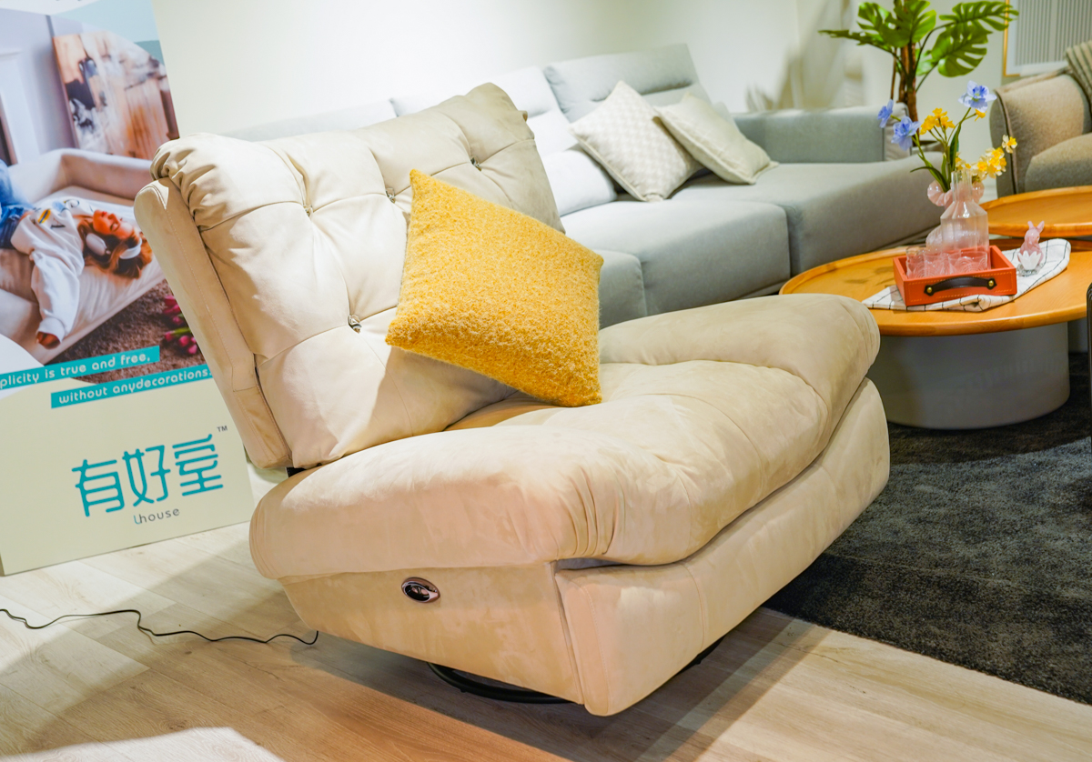 [高雄沙發推薦]有好室家具- 小資超愛高CP值沙發! 一坐保證愛上的雲朵電動功能休閒單椅 @美食好芃友（芃芃）