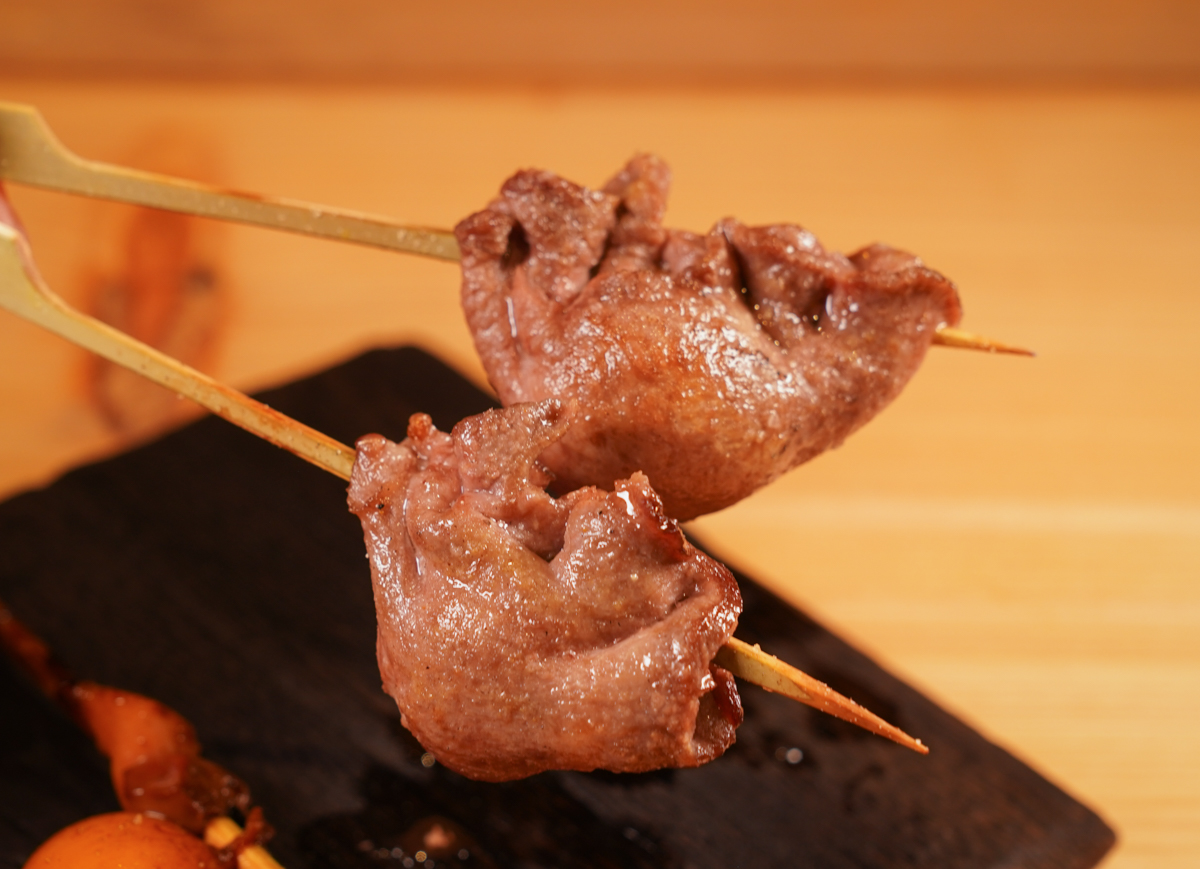 [高雄]串吧酒食居-藏在前金新盛二街的高雄串燒店!一秒飛日本的美味! @美食好芃友（芃芃）
