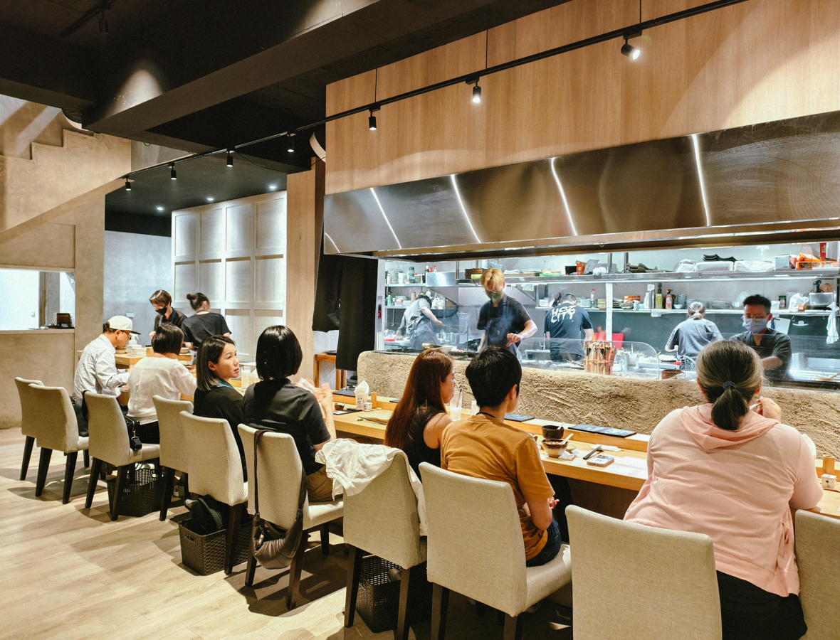 [高雄]串吧酒食居-藏在前金新盛二街的高雄串燒店!一秒飛日本的美味! @美食好芃友（芃芃）