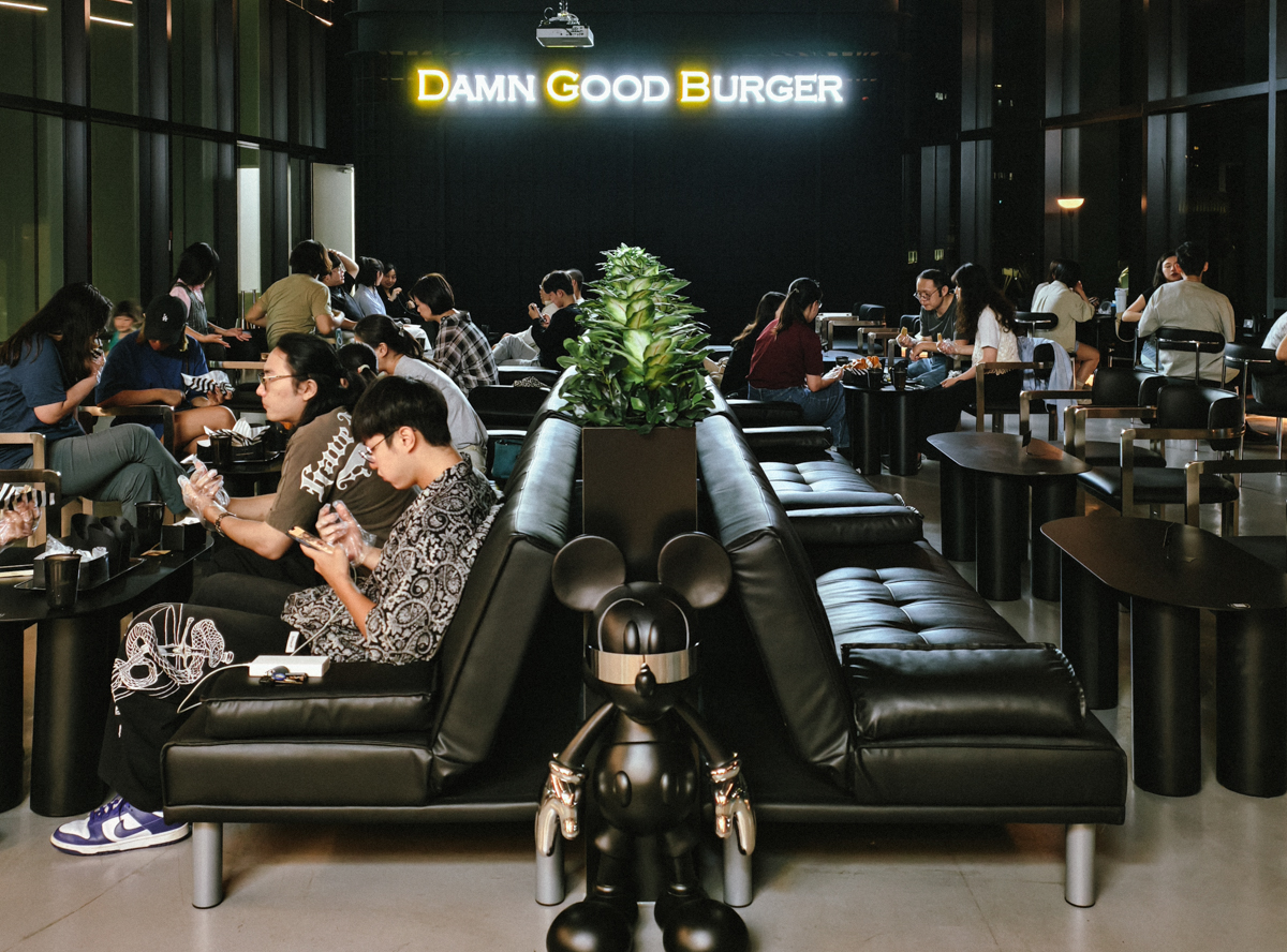 [高雄]Damn Good Burger -越晚人越多!真愛碼頭最美高雄宵夜漢堡店~大爆肉汁的漢堡太銷魂 @美食好芃友