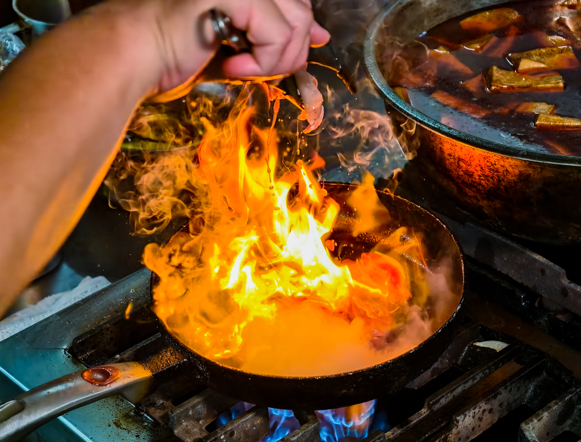 [高雄]貳堂鍋物-三多商圈最夯高雄個人鍋！夏季西瓜主題x必吃超銷魂法式綿綿吐司 @美食好芃友