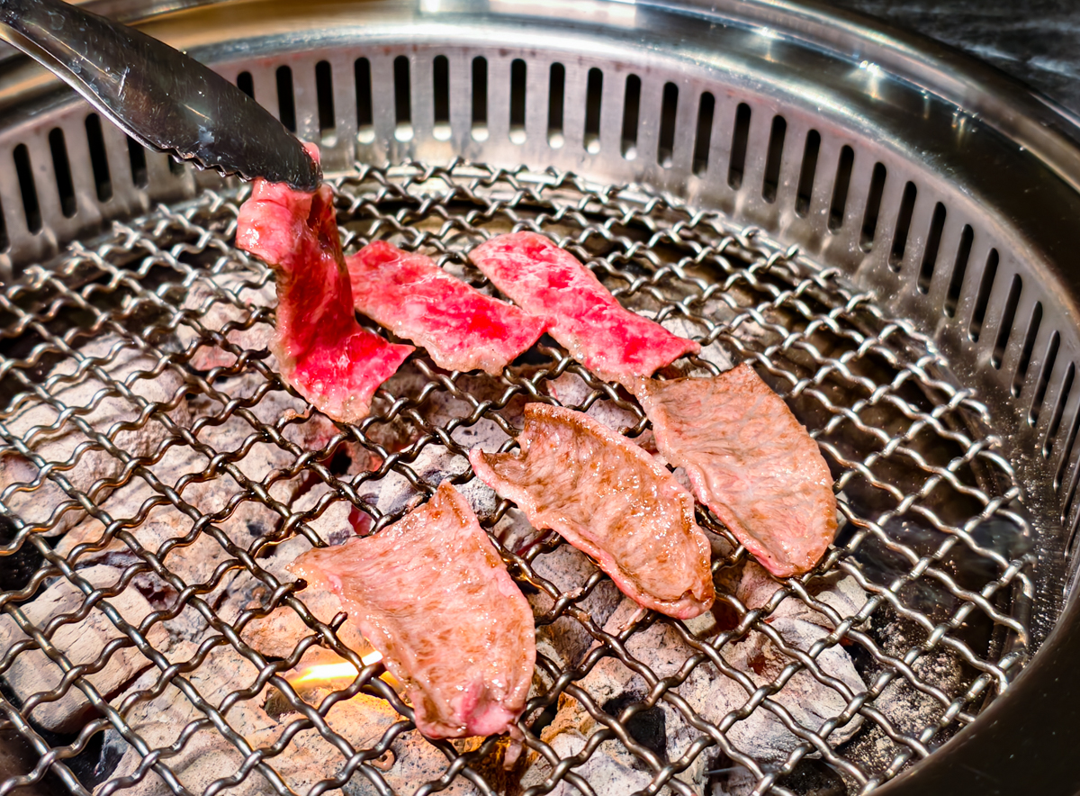 [高雄]禪燒肉高雄店zen yakiniku-佔地百坪高雄頂級燒肉!氣派裝潢x好吃和牛燒肉 @美食好芃友（芃芃）