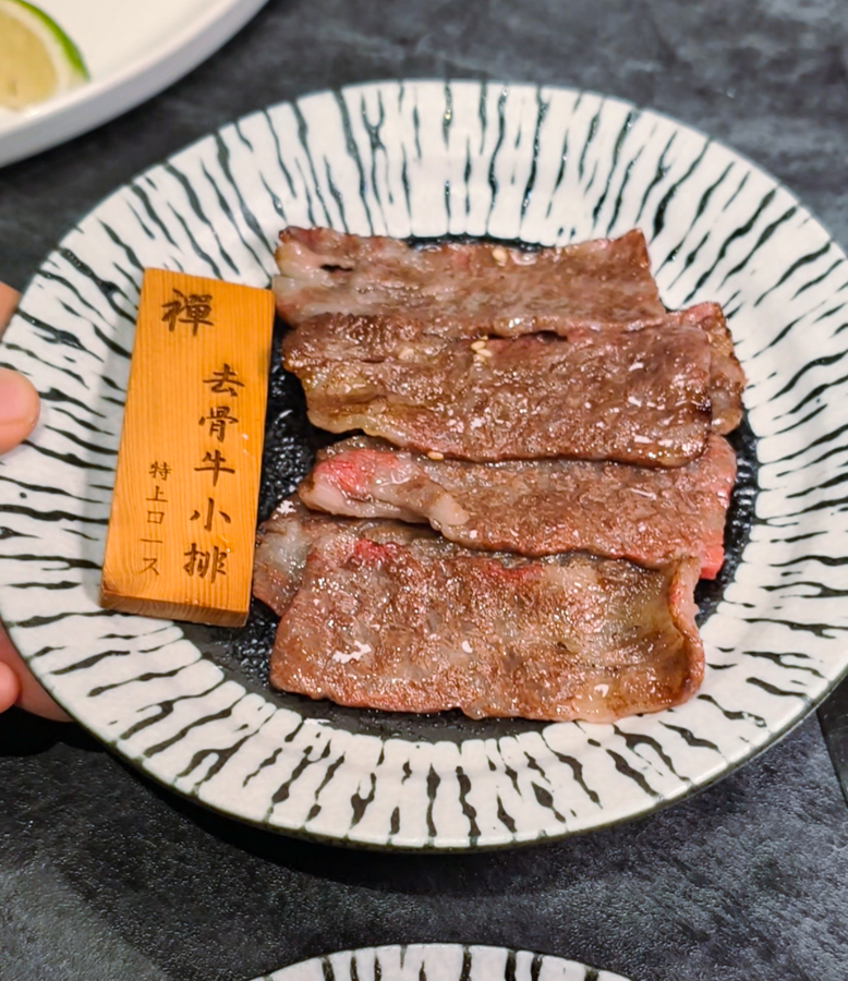 [高雄]禪燒肉高雄店zen yakiniku-佔地百坪高雄頂級燒肉!氣派裝潢x好吃和牛燒肉 @美食好芃友（芃芃）