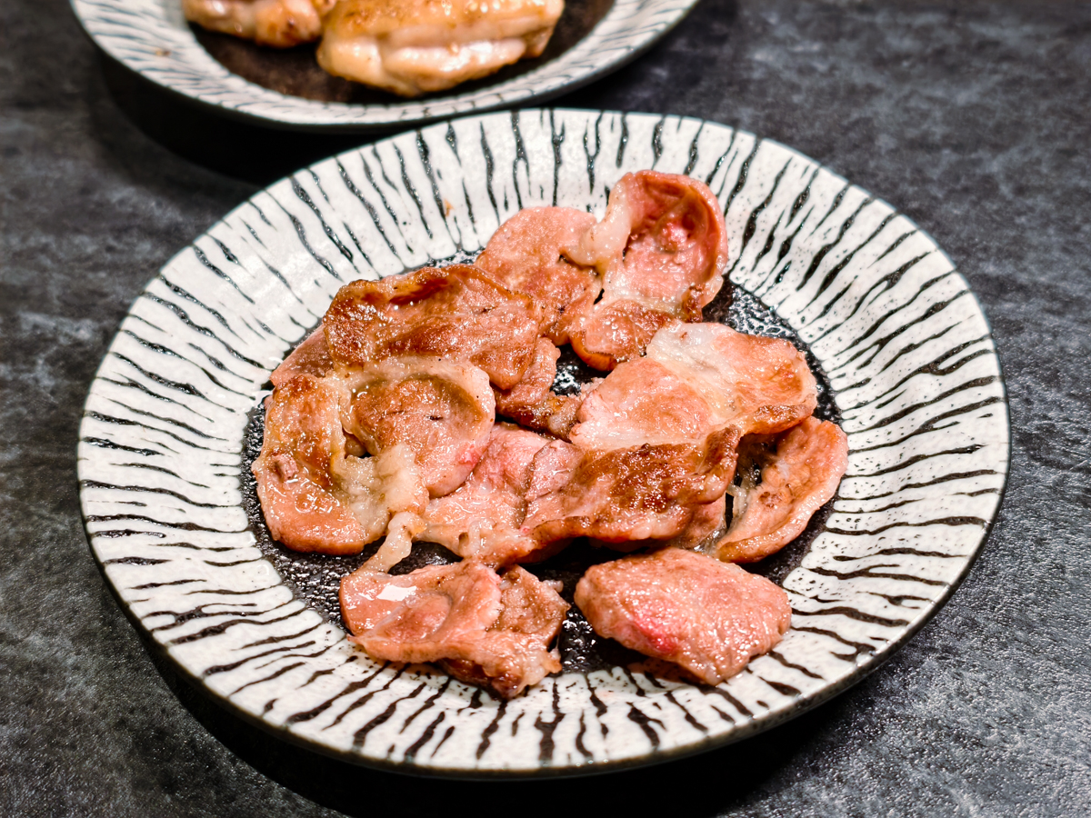 [高雄]禪燒肉高雄店zen yakiniku-佔地百坪高雄頂級燒肉!氣派裝潢x好吃和牛燒肉 @美食好芃友（芃芃）
