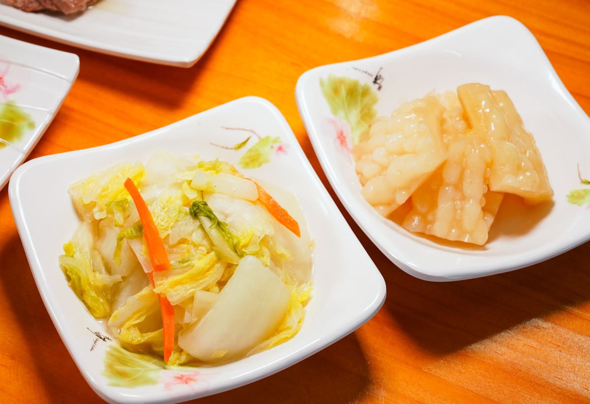 [高雄]阿爸餵露水雞-高雄文化中心附近人氣小店!雞肉牧場直送!必吃雞魯飯、雞湯、白斬雞腿切盤 @美食好芃友（芃芃）