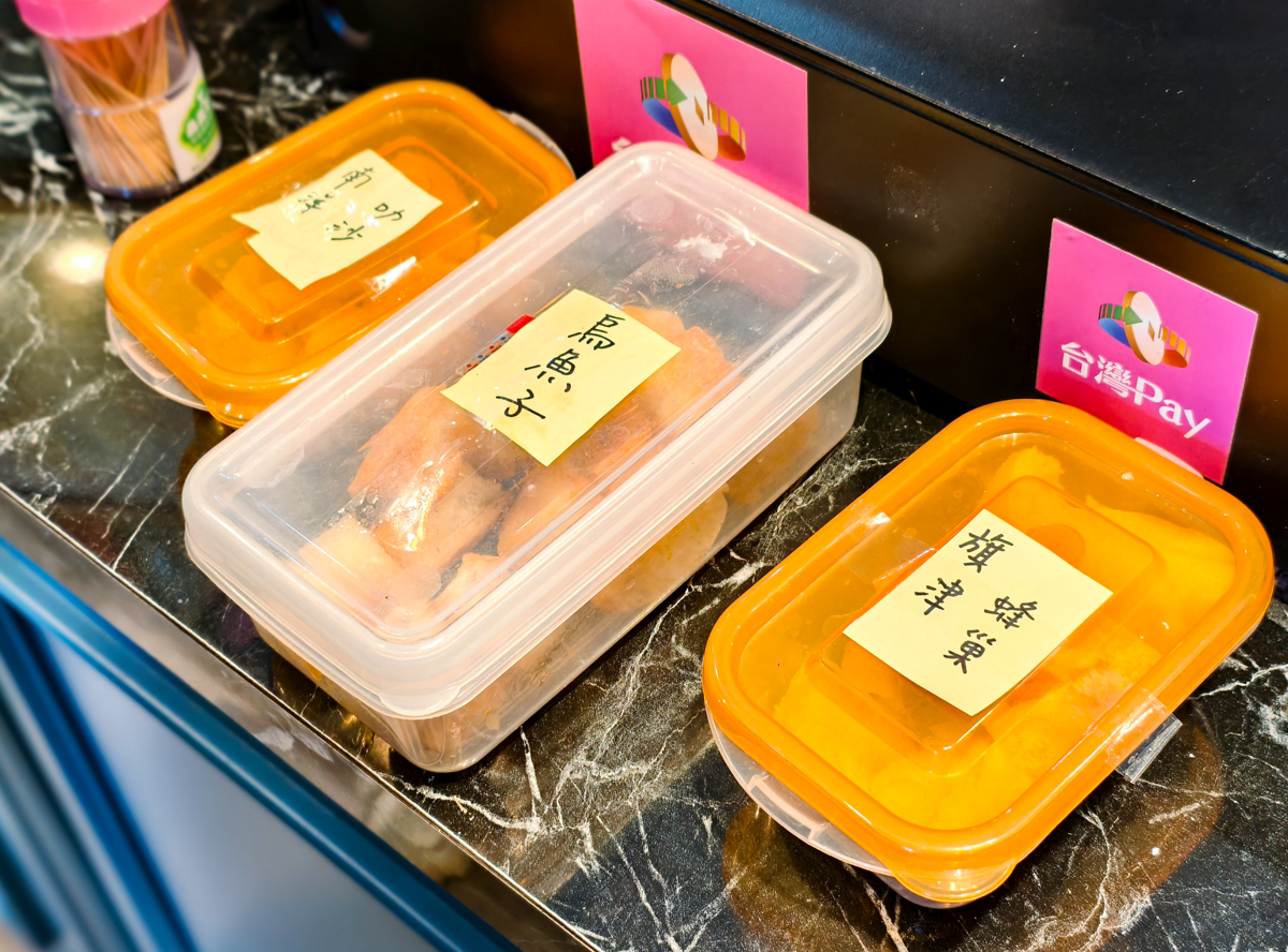 [高雄]船說麵包店-低調超人氣旗津美食！全台唯一海味麵包店～烏魚子軟法、包花枝丸的飛機包必吃！ @美食好芃友（芃芃）