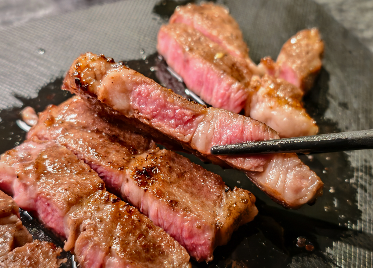 [高雄]D-Meat燒肉餐酒館- 漢神巨蛋周邊超夯餐廳!有唱歌包廂x專人代烤燒肉x私房料理 @美食好芃友（芃芃）