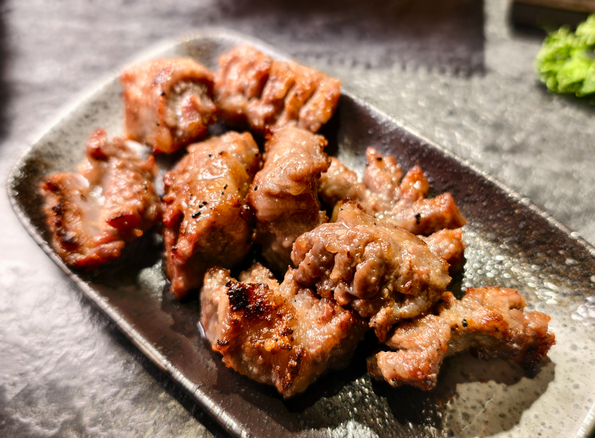 [高雄]D-Meat燒肉餐酒館- 漢神巨蛋周邊超夯餐廳!有唱歌包廂x專人代烤燒肉x私房料理 @美食好芃友（芃芃）