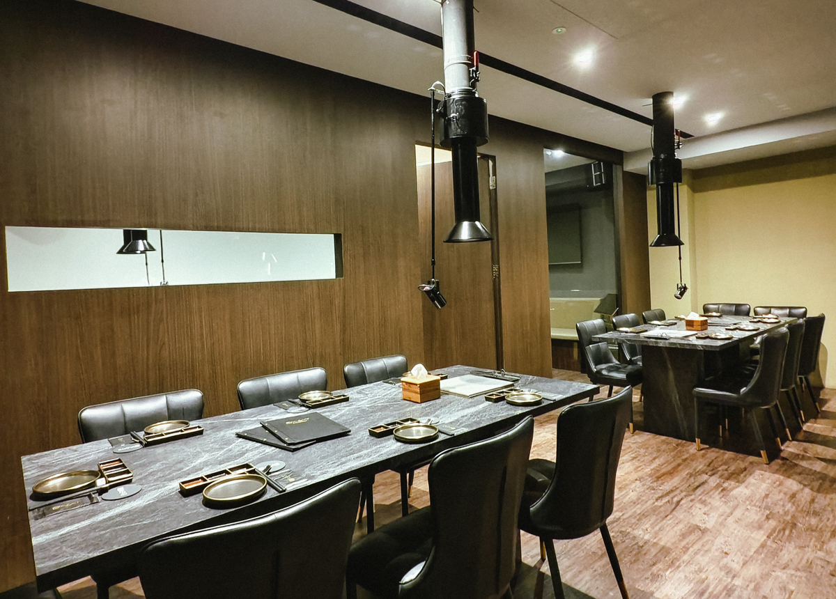 [高雄]D-Meat燒肉餐酒館- 漢神巨蛋周邊超夯餐廳!有唱歌包廂x專人代烤燒肉x私房料理 @美食好芃友（芃芃）