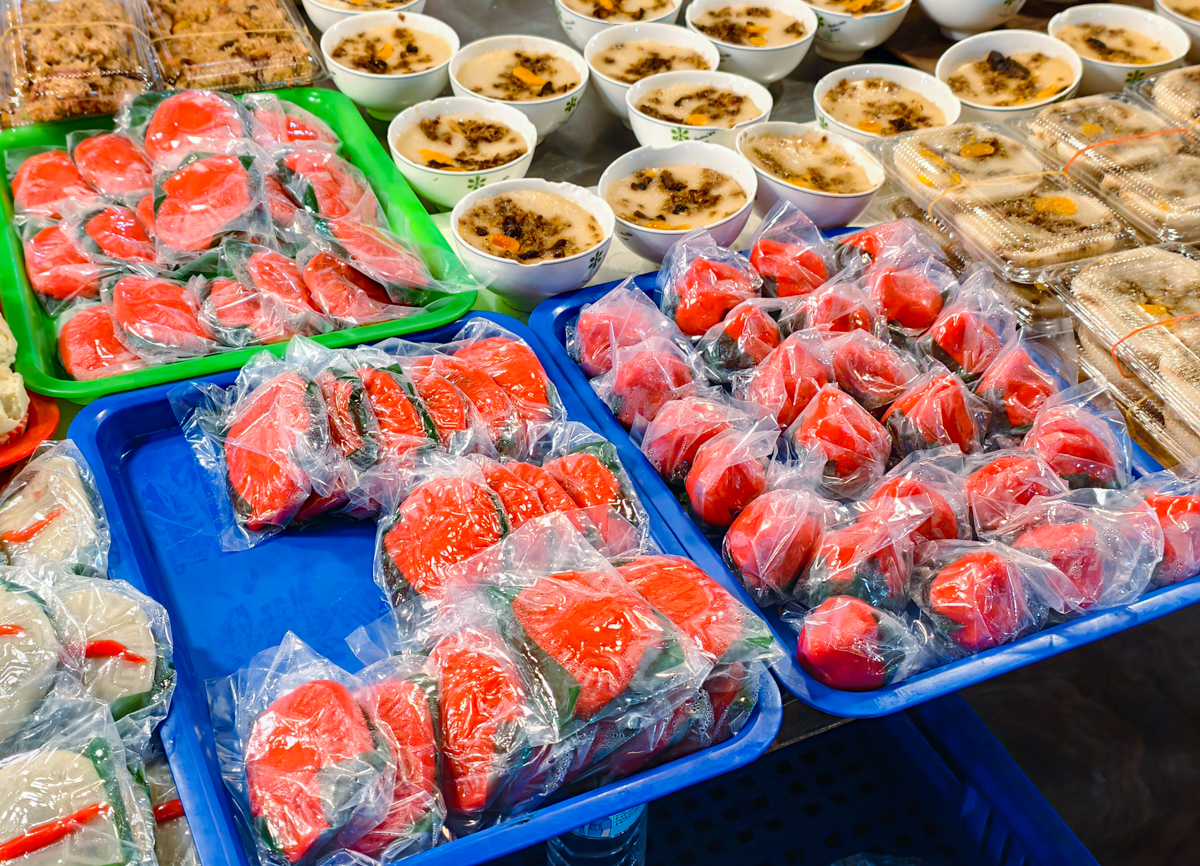 [高雄]雙豪油飯-高雄武廟市場40年客家大姐手作粿!芋粿、草仔粿、菜頭粿、碗粿都好吃!做倒賣滿月的料多油飯 @美食好芃友（芃芃）