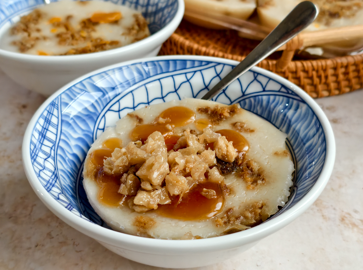 [高雄]雙豪油飯-高雄武廟市場40年客家大姐手作粿!芋粿、草仔粿、菜頭粿、碗粿都好吃!做倒賣滿月的料多油飯 @美食好芃友（芃芃）