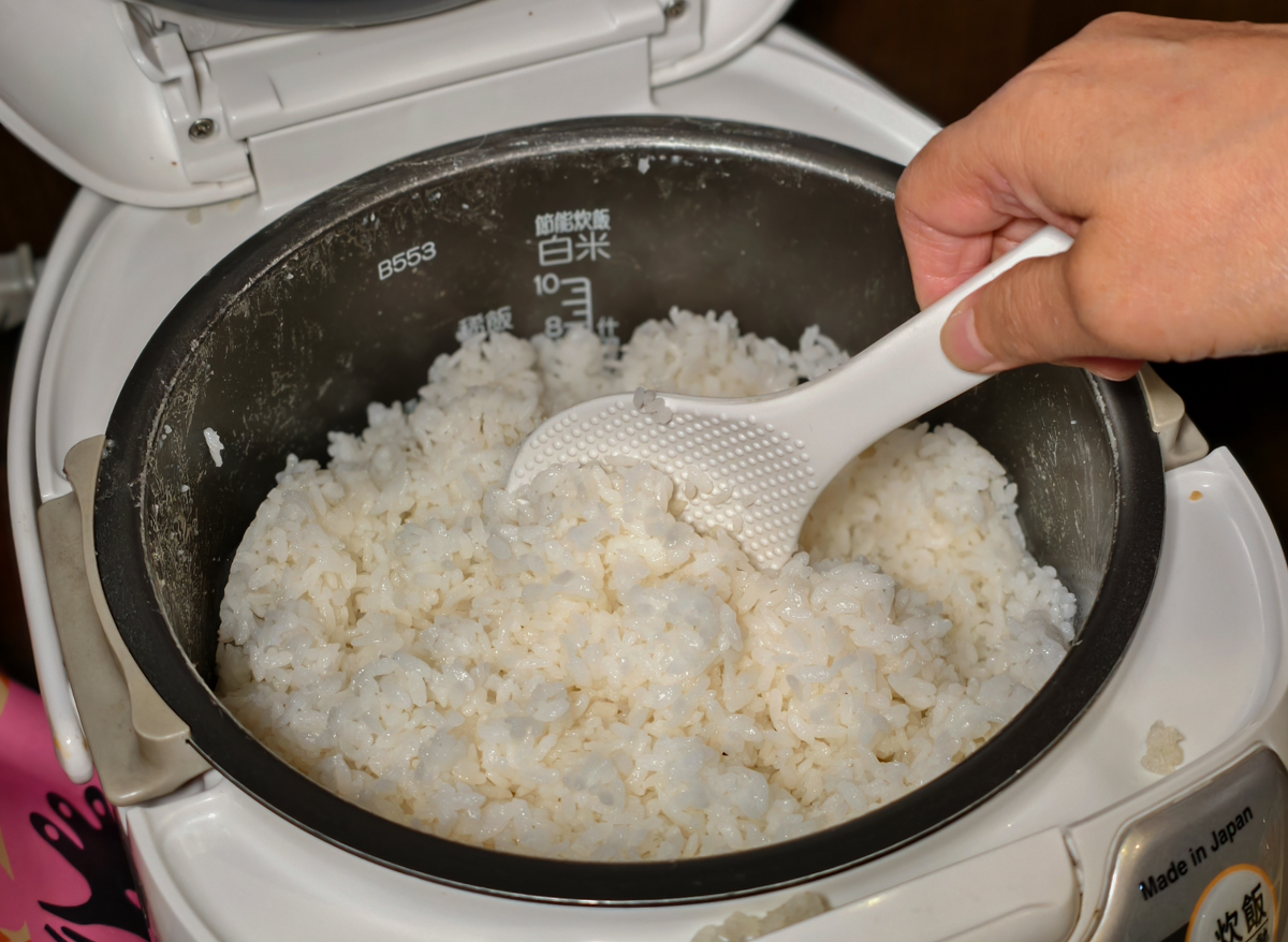 [高雄]華寧麻辣火鍋自由店-不加牛油的麻辣鍋!全新推出全素麻辣鍋! 鴨血豆腐白飯無限吃超正點 @美食好芃友（芃芃）