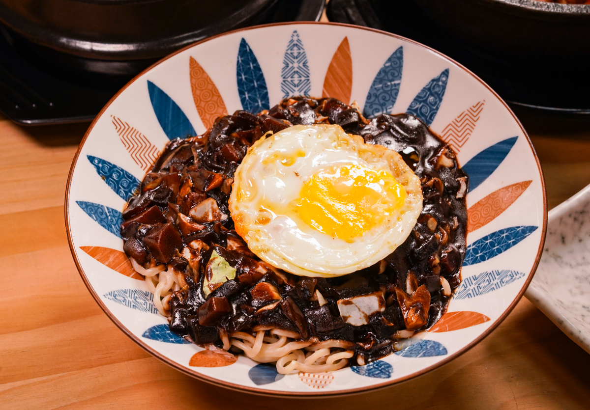 [高雄]李氏朝鮮館－武廟商圈高雄韓式料理20年老店!韓國華僑老闆的好手藝~必吃炸醬麵 @美食好芃友（芃芃）