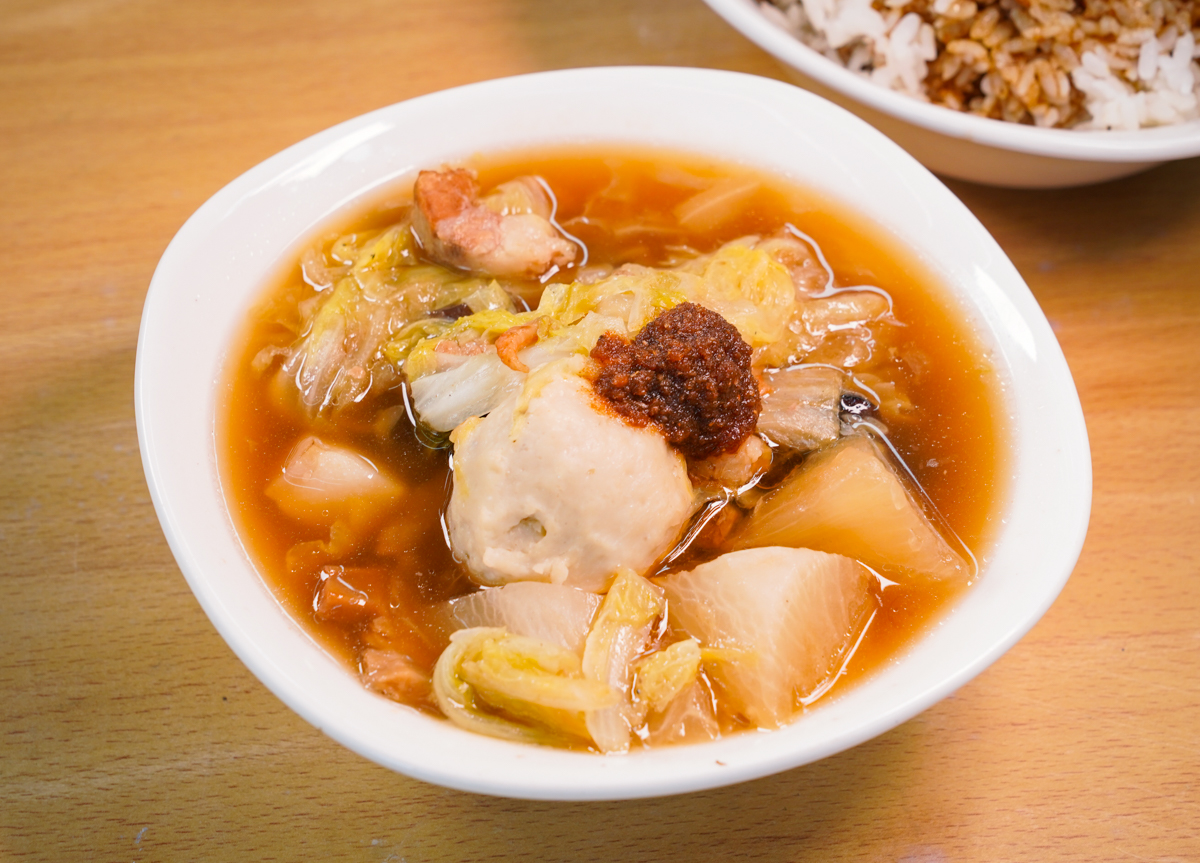 [高雄]打狗川古早味什菜-人氣大寮小吃!早餐開始賣的阿嬤古早味什菜、黑金肉燥飯、滷魚頭 @美食好芃友（芃芃）
