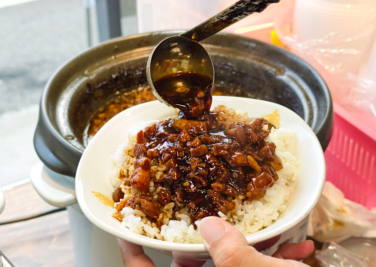 [高雄]打狗川古早味什菜-人氣大寮小吃!早餐開始賣的阿嬤古早味什菜、黑金肉燥飯、滷魚頭 @美食好芃友（芃芃）