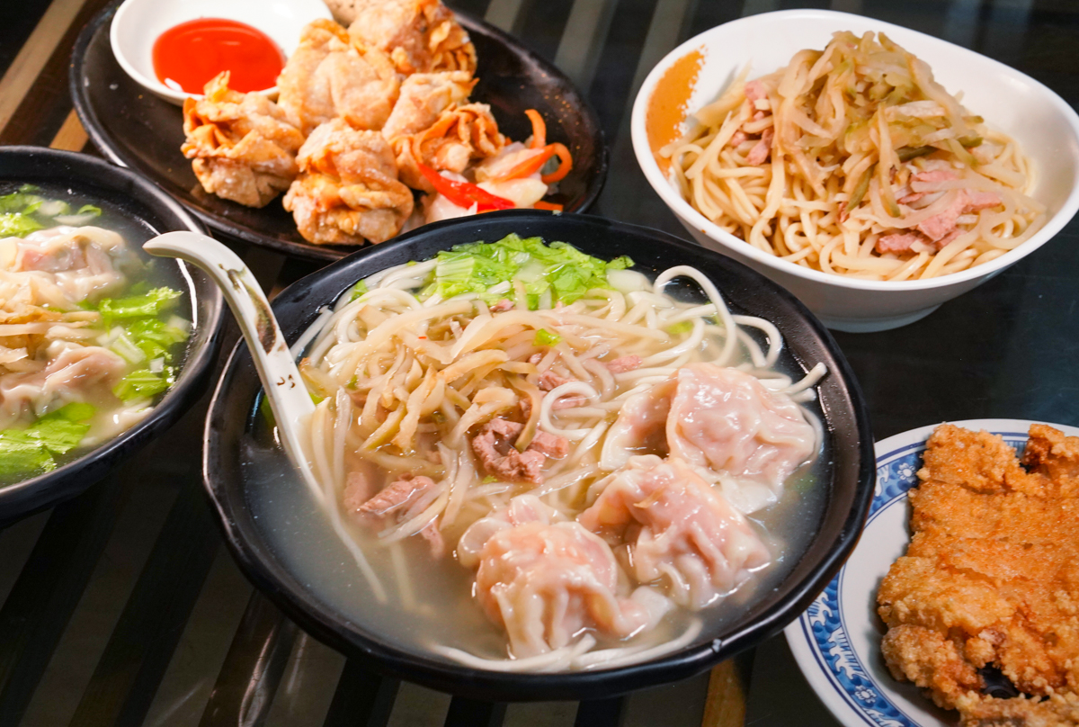 [高雄]金大餛飩-近40年高雄餛飩麵老店~手工現包溫州餛飩!六合路人氣美食! @美食好芃友（芃芃）
