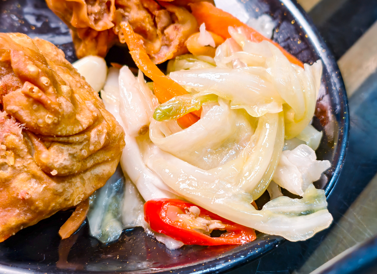 [高雄]金大餛飩-近40年高雄餛飩麵老店~手工現包溫州餛飩!六合路人氣美食! @美食好芃友（芃芃）